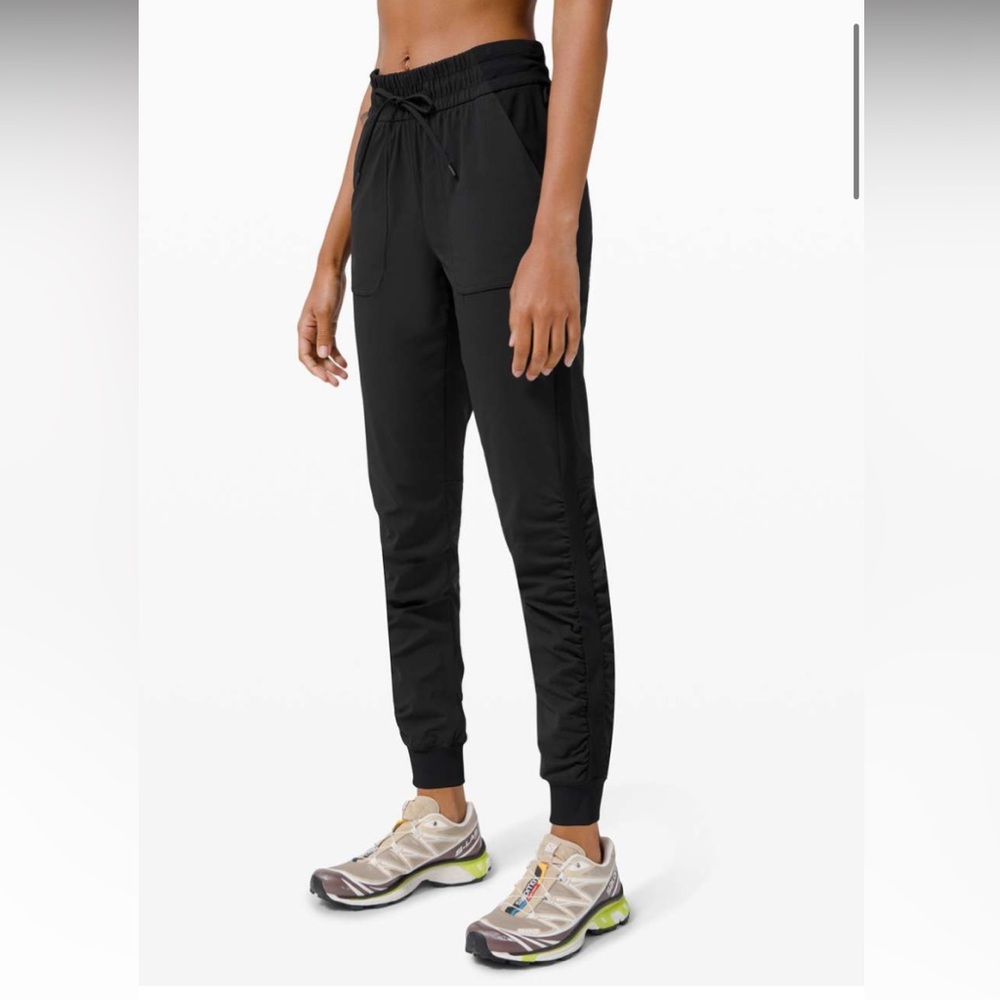 Lululemon Beyond the Studio Jogger
Black